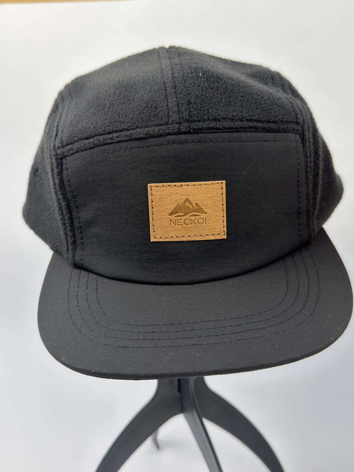 Gorra polar negra