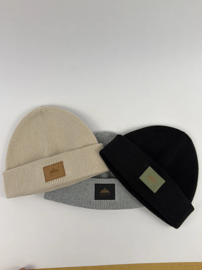 Comparativa de colores: Gorro pescador negro; Gorro pescador beige; Gorro pescador gris